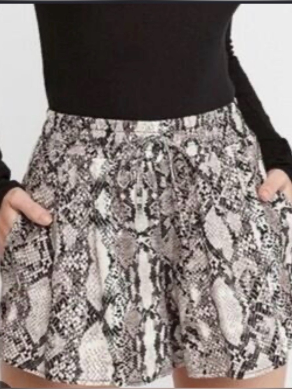 New Express Black & Gray Snake Print Flowy Dress Shorts 3”
